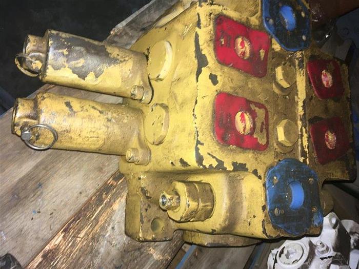 Used 0 Atlas Copco T4 MAIN HYDRAULIC VALVE 57096232