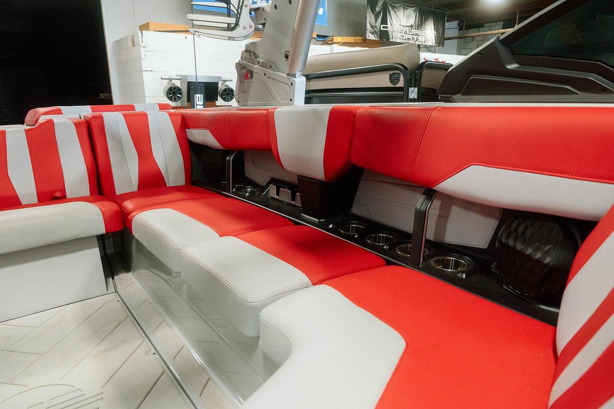 Used 2024 Malibu 22 LSV