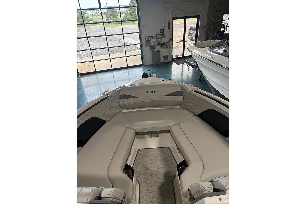 2025 Sea Ray SLX 260 Surf