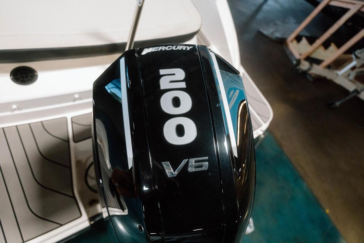 2025 Sea Ray SPX 210 OB