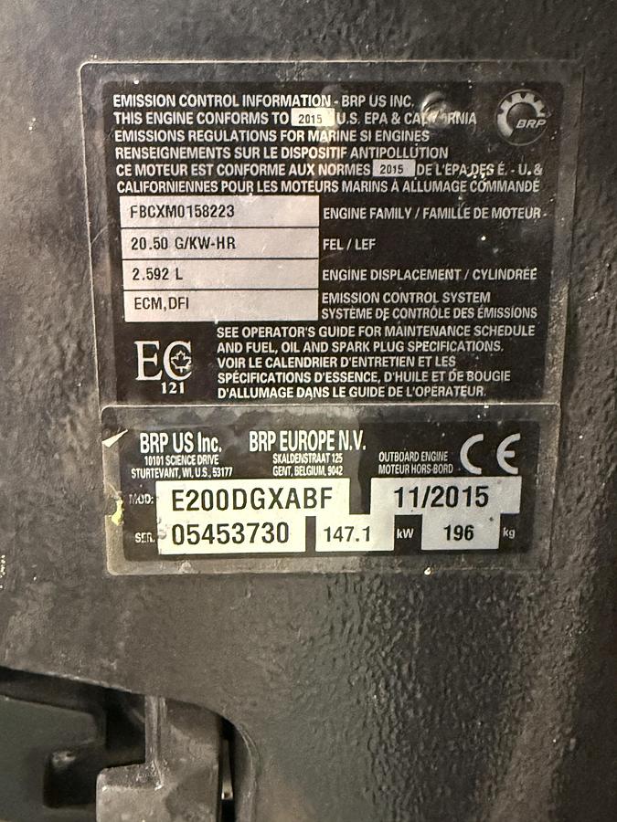 Used 2016 Epic 22 CC (Center Console) with 200hp