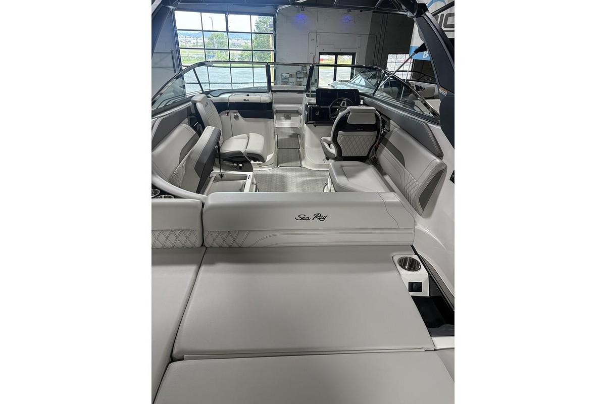 2025 Sea Ray SLX 260 Surf