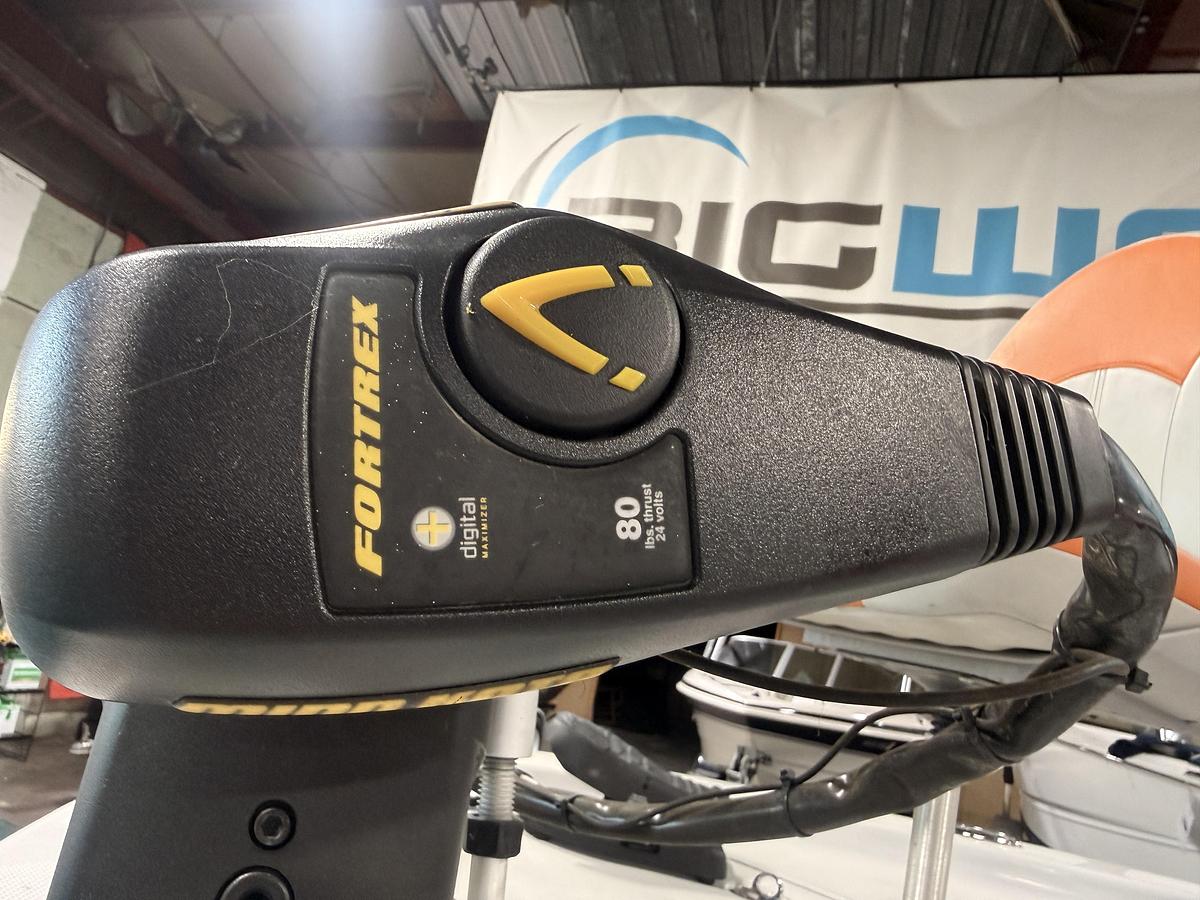 Used 2016 Epic 22 CC (Center Console) with 200hp