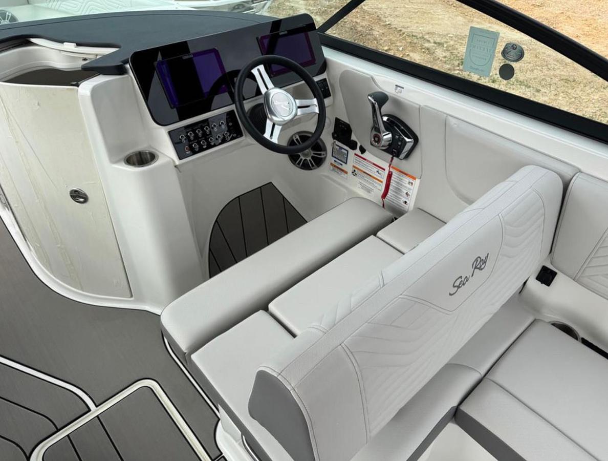 2025 Sea Ray SDX 270 Surf