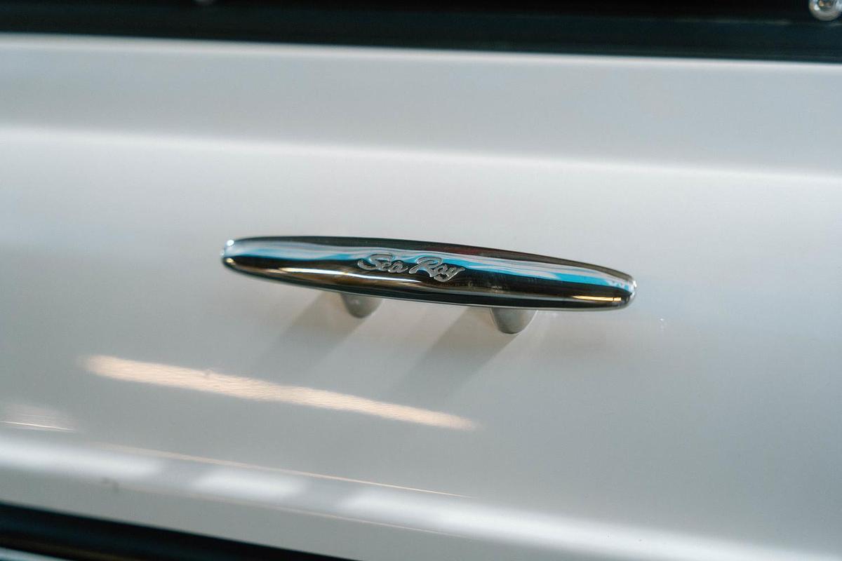 2025 Sea Ray SPX 210 OB