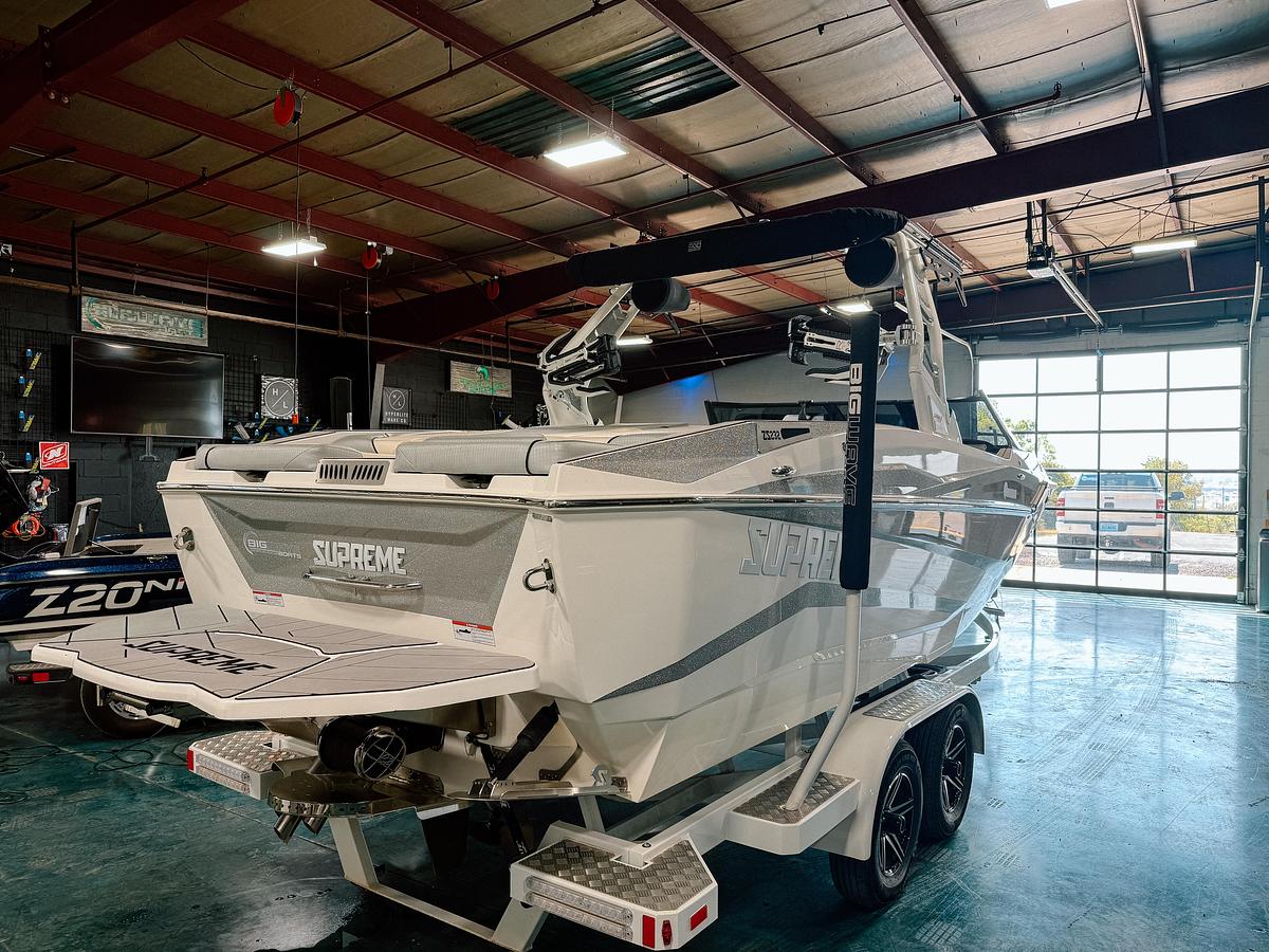 Used 2022 Supreme ZS232