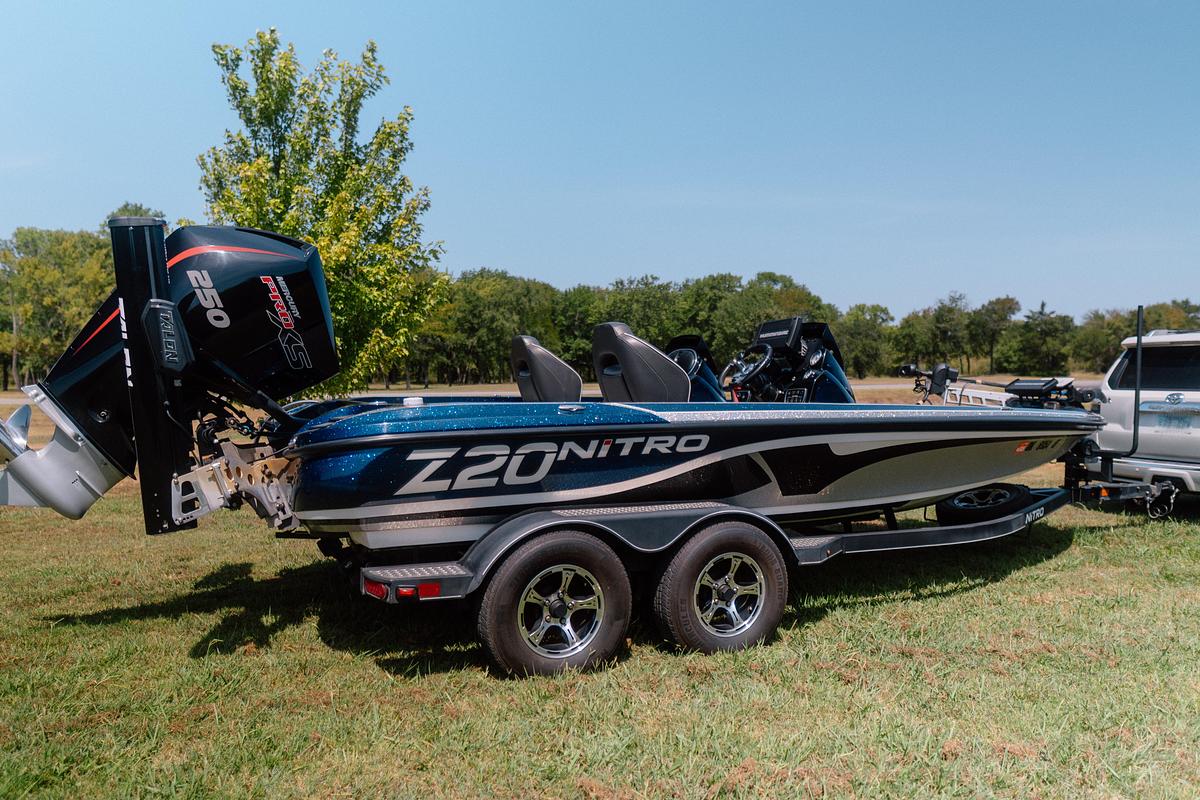 Used 2019 Nitro Z20 Dual console Pro Caster