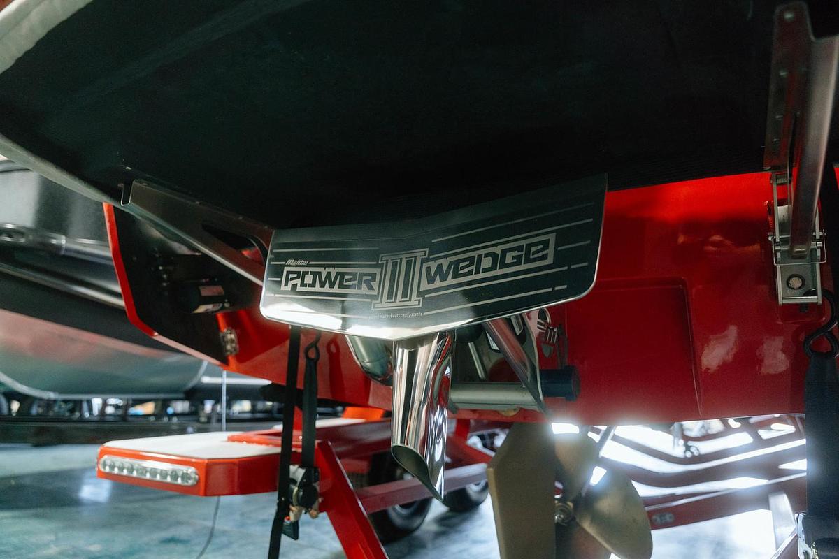 Used 2024 Malibu 22 LSV