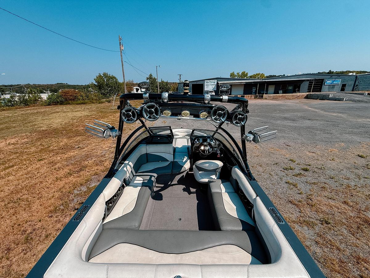 Used 2010 Supra  LAUNCH 22v