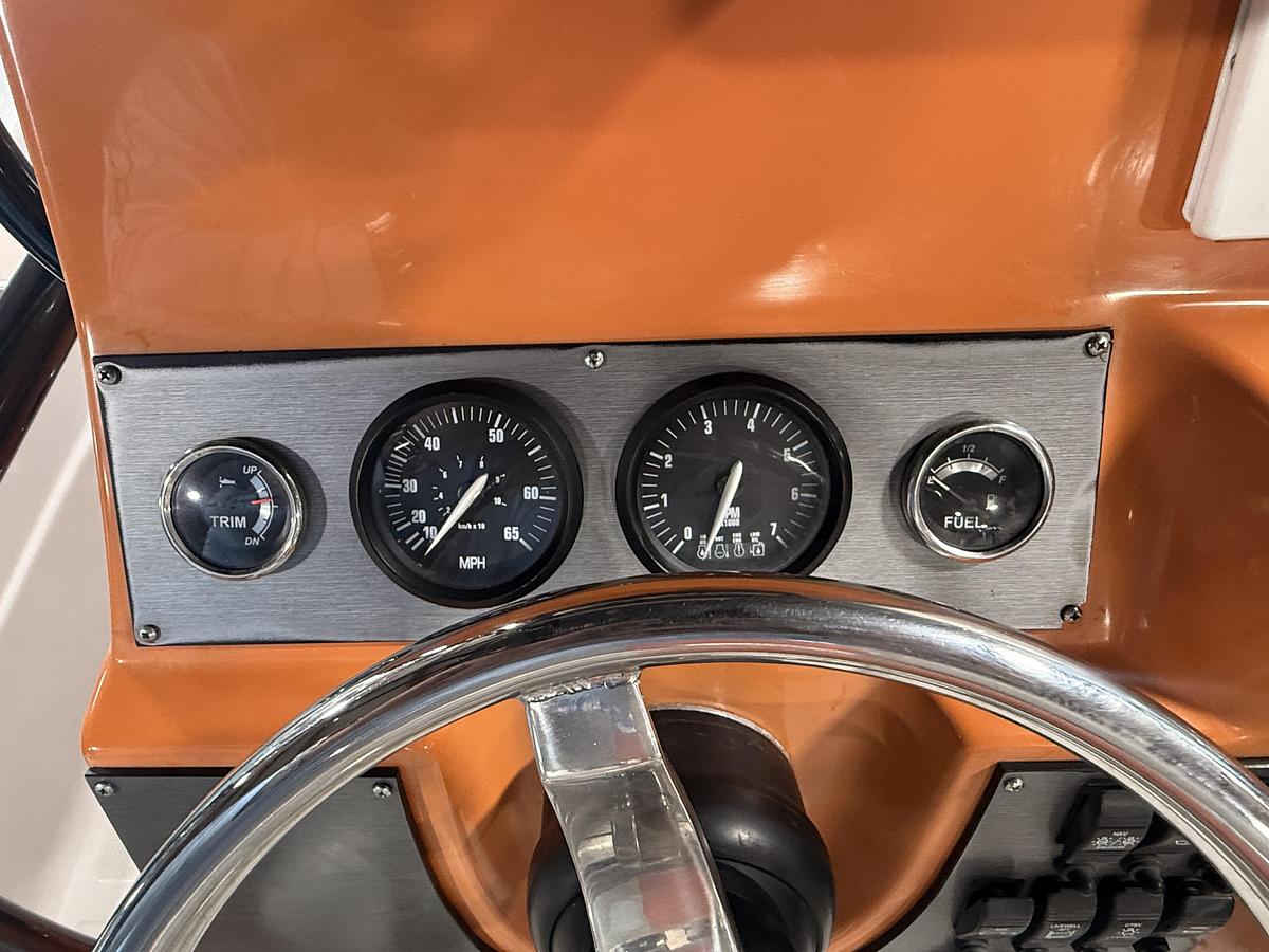 Used 2016 Epic 22 CC (Center Console) with 200hp