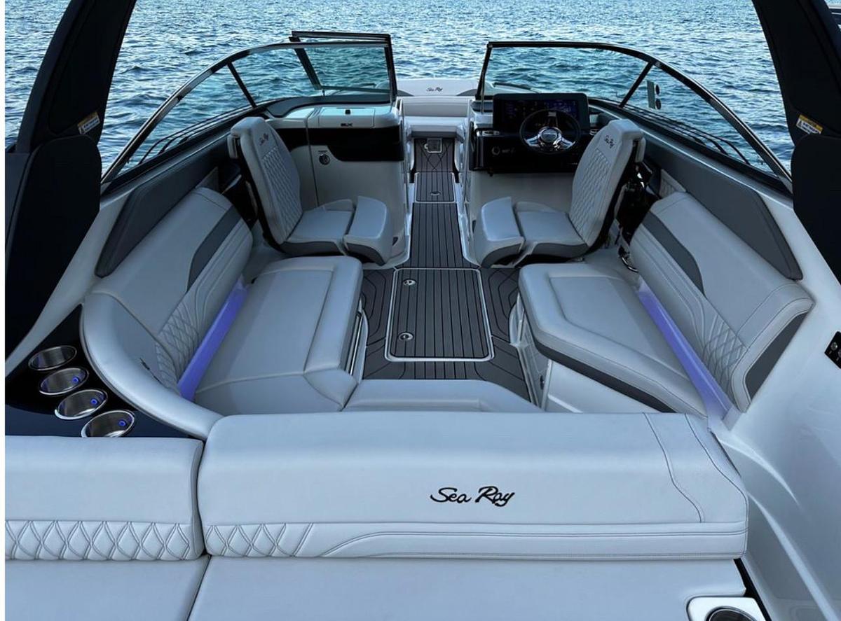 2025 Sea Ray SLX 260