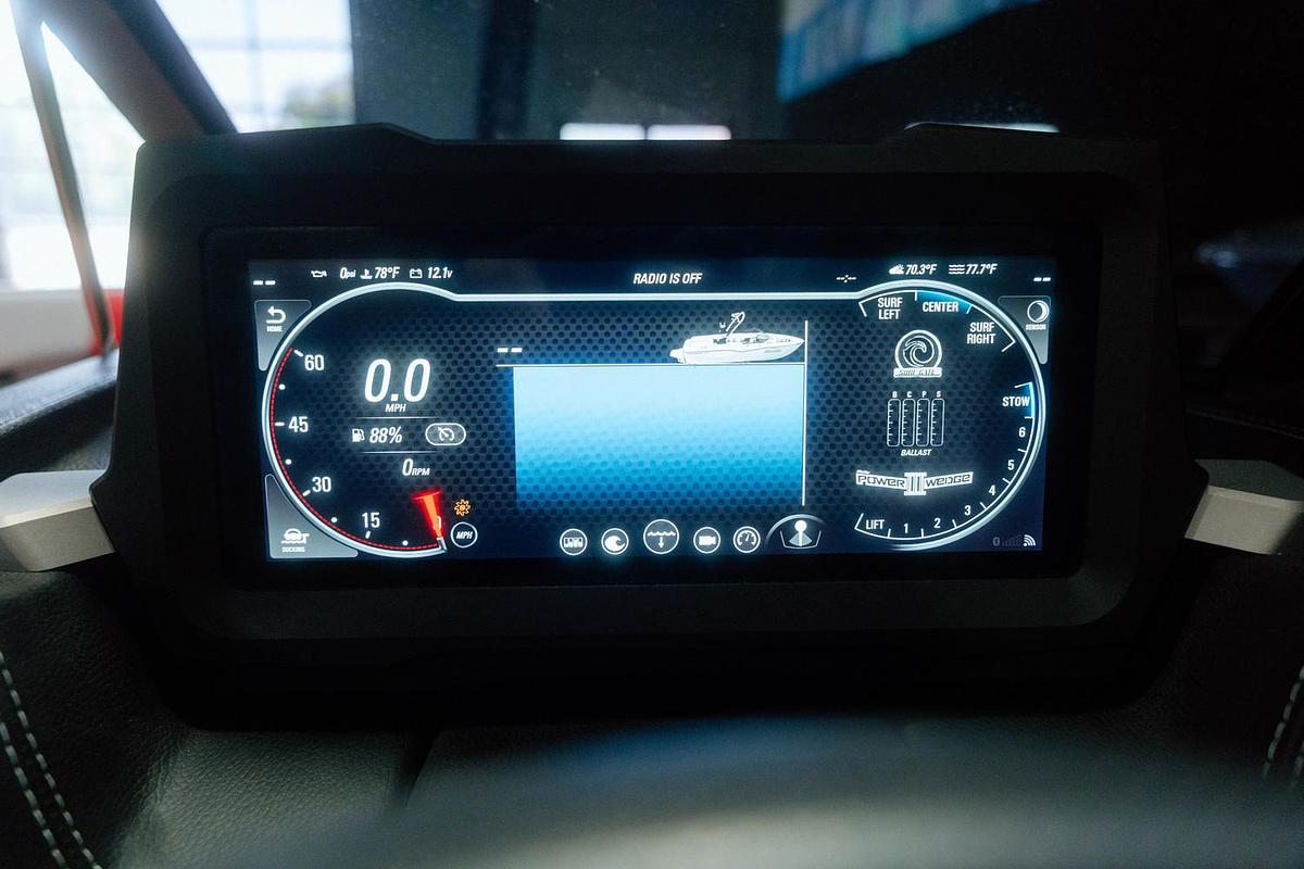 Used 2024 Malibu 22 LSV