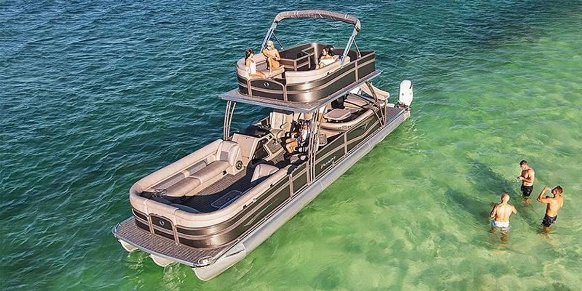 Used 2025 Premier Escalante 330