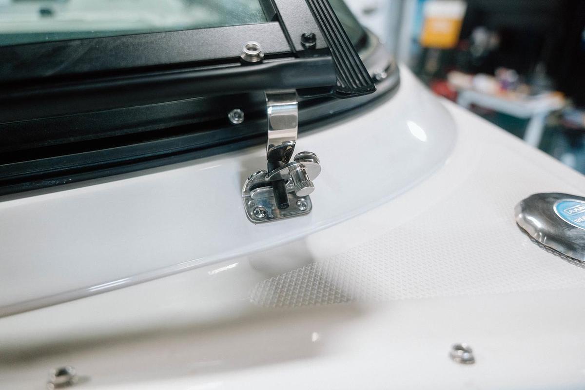 2025 Sea Ray SLX 260 Surf