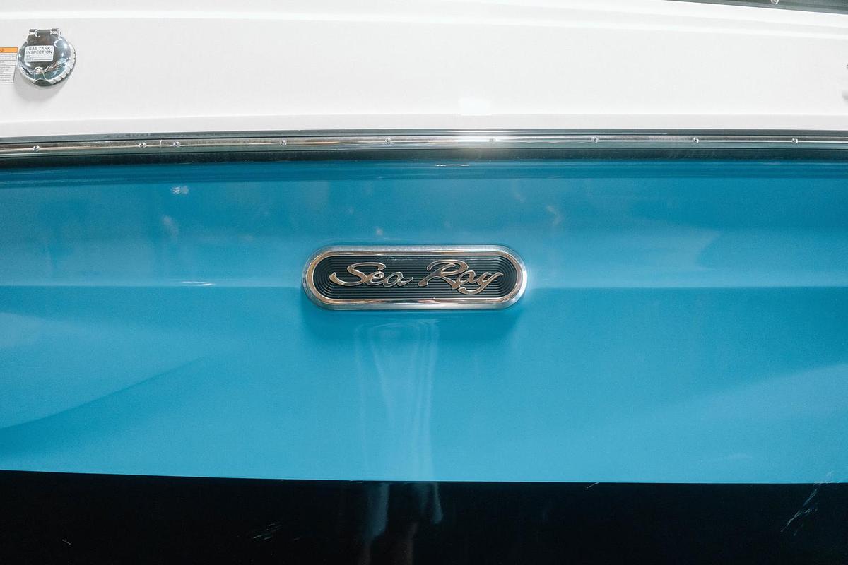 2025 Sea Ray SLX 260 Surf