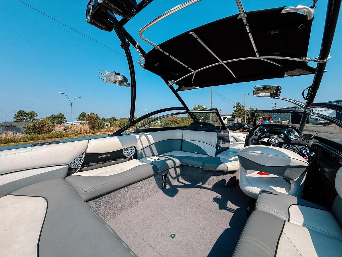 Used 2010 Supra  LAUNCH 22v