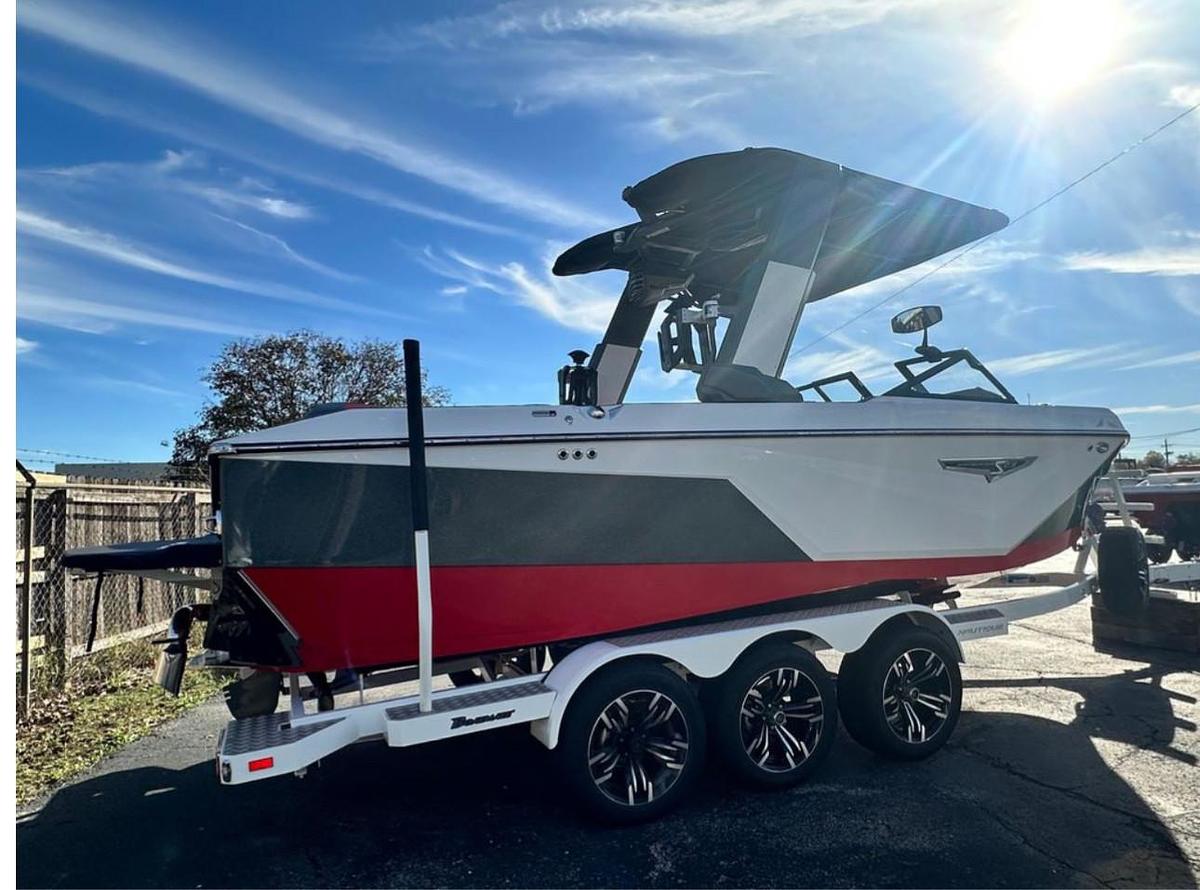 Used 2022 Nautique S23