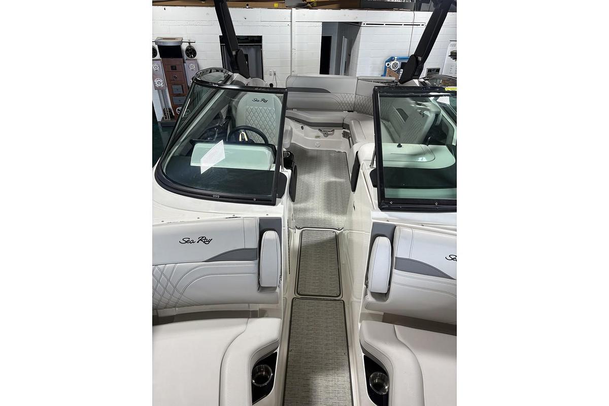 2025 Sea Ray SLX 260 Surf