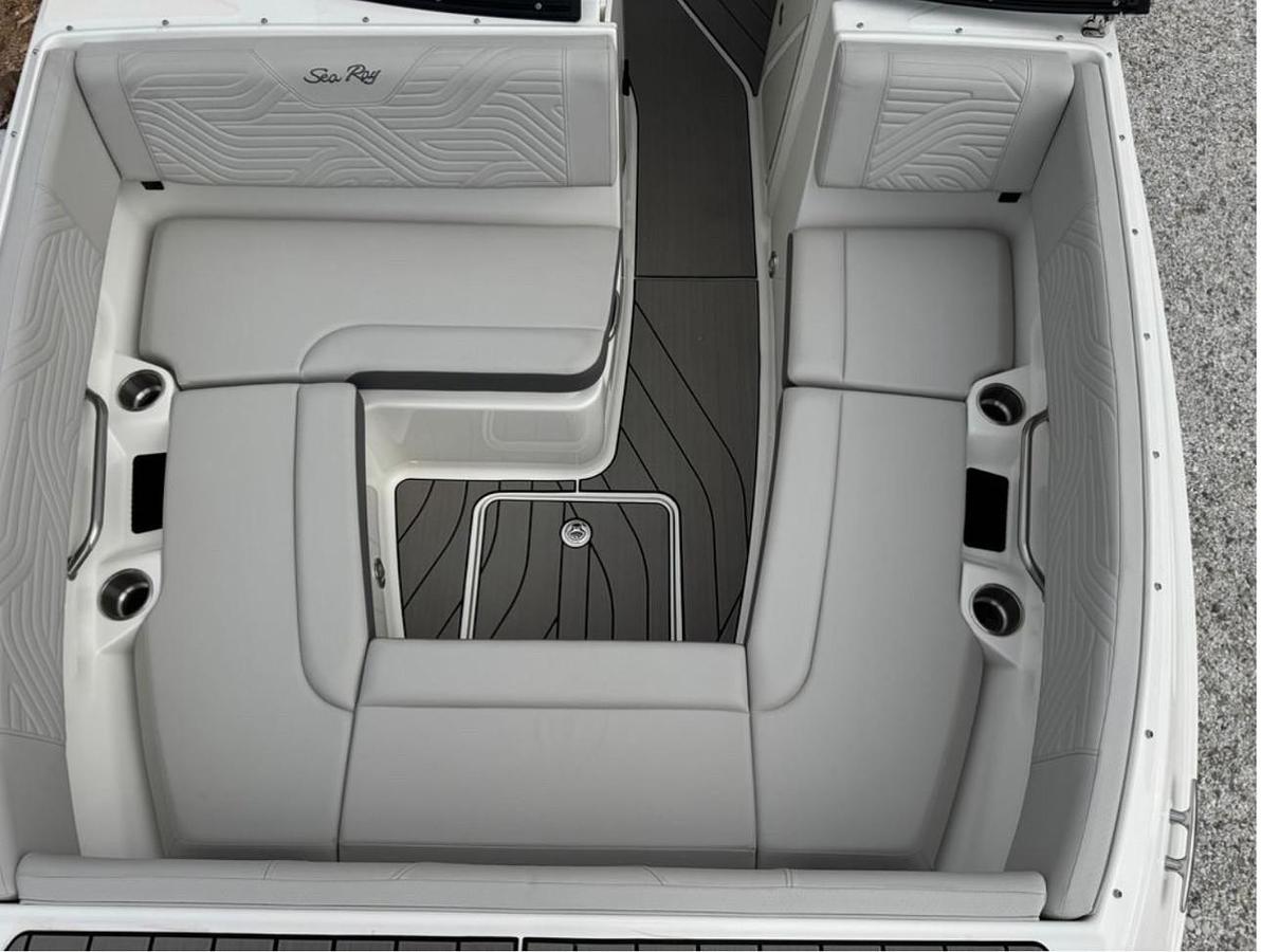 2025 Sea Ray SDX 270 Surf