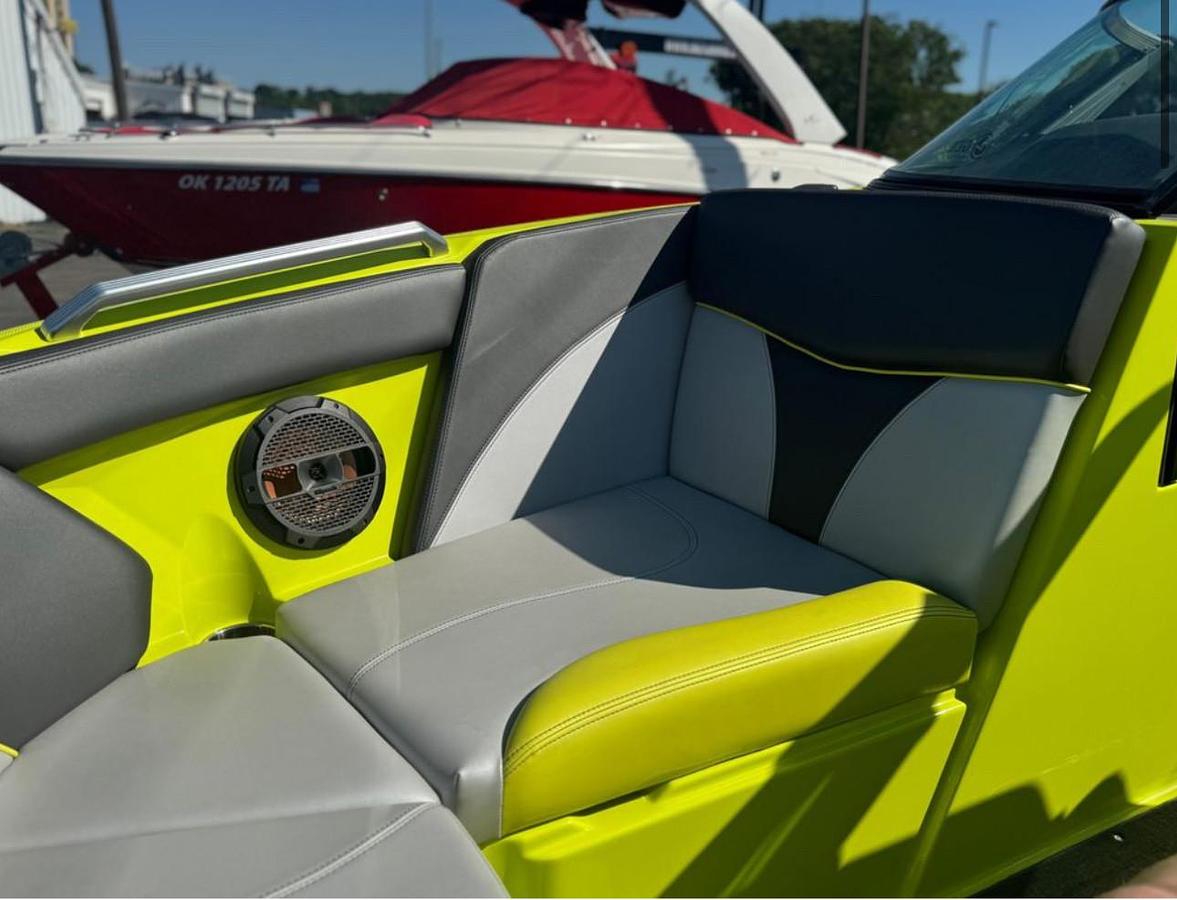 Used 2018 MasterCraft XT22