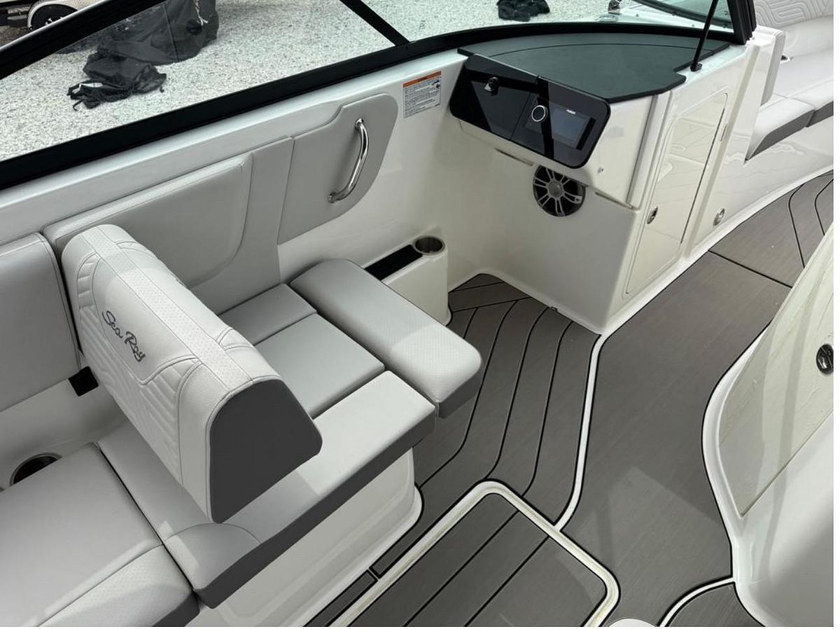 2025 Sea Ray SDX 270 Surf