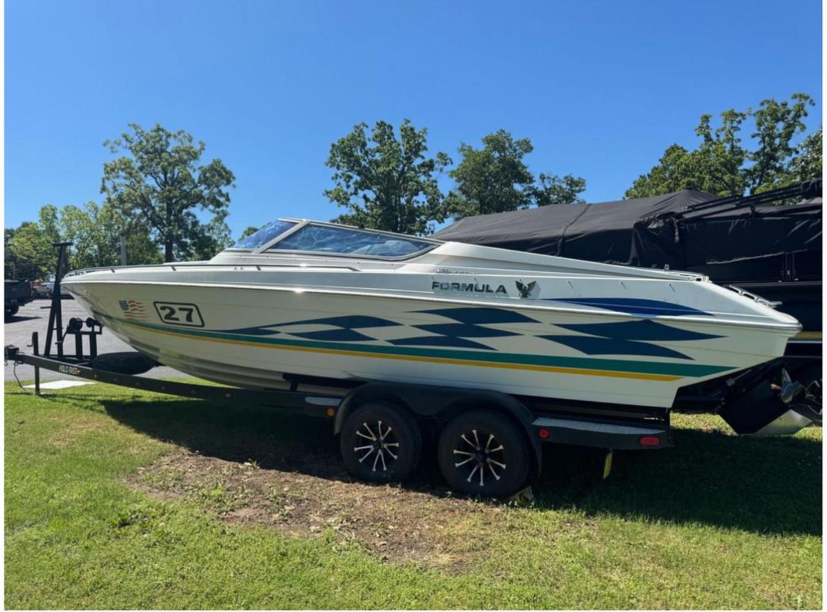 Used 2000 Formula 271 FASTech
