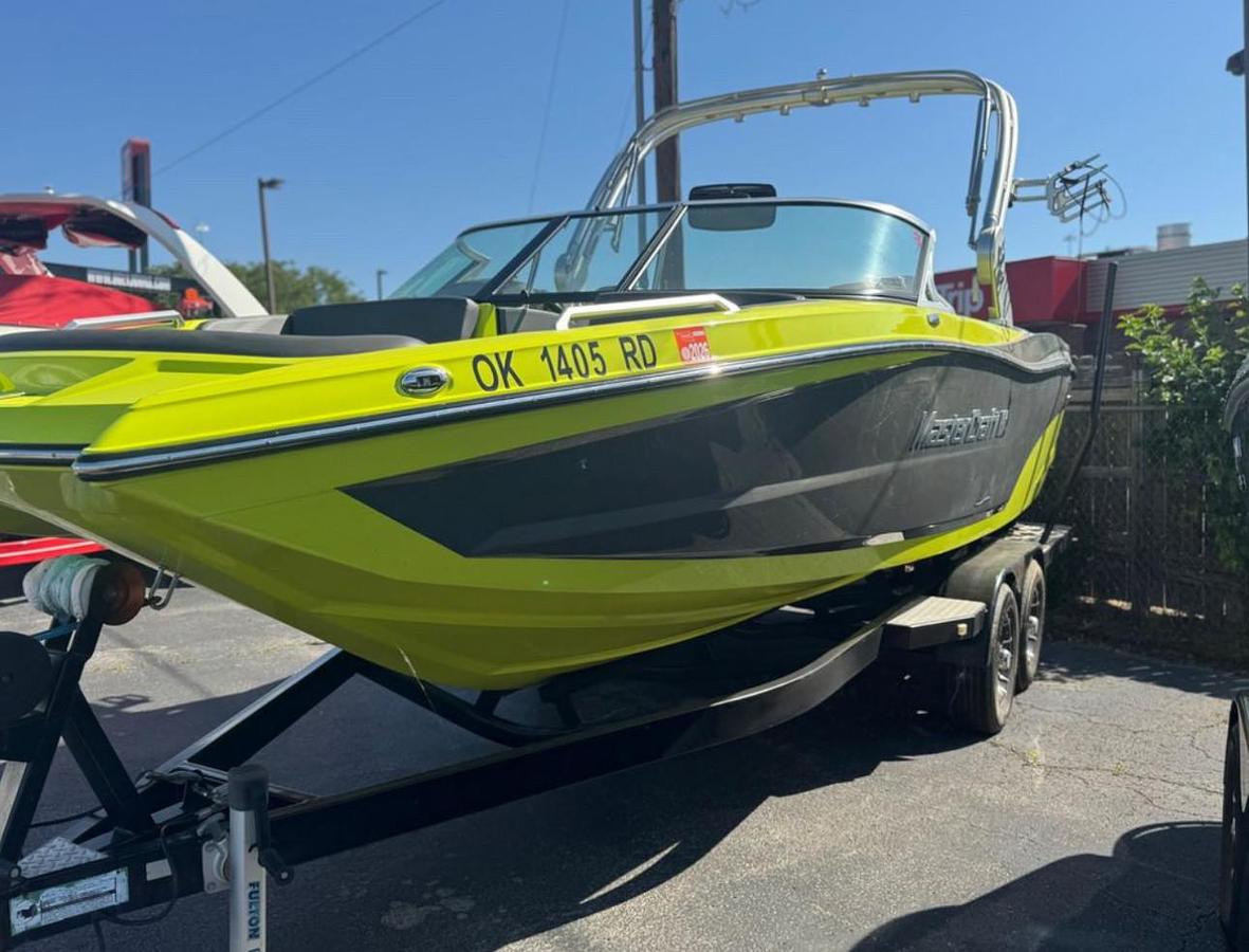 Used 2018 MasterCraft XT22