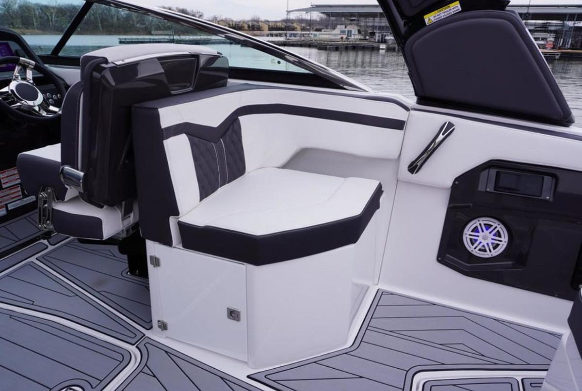 2025 Monterey SS 258