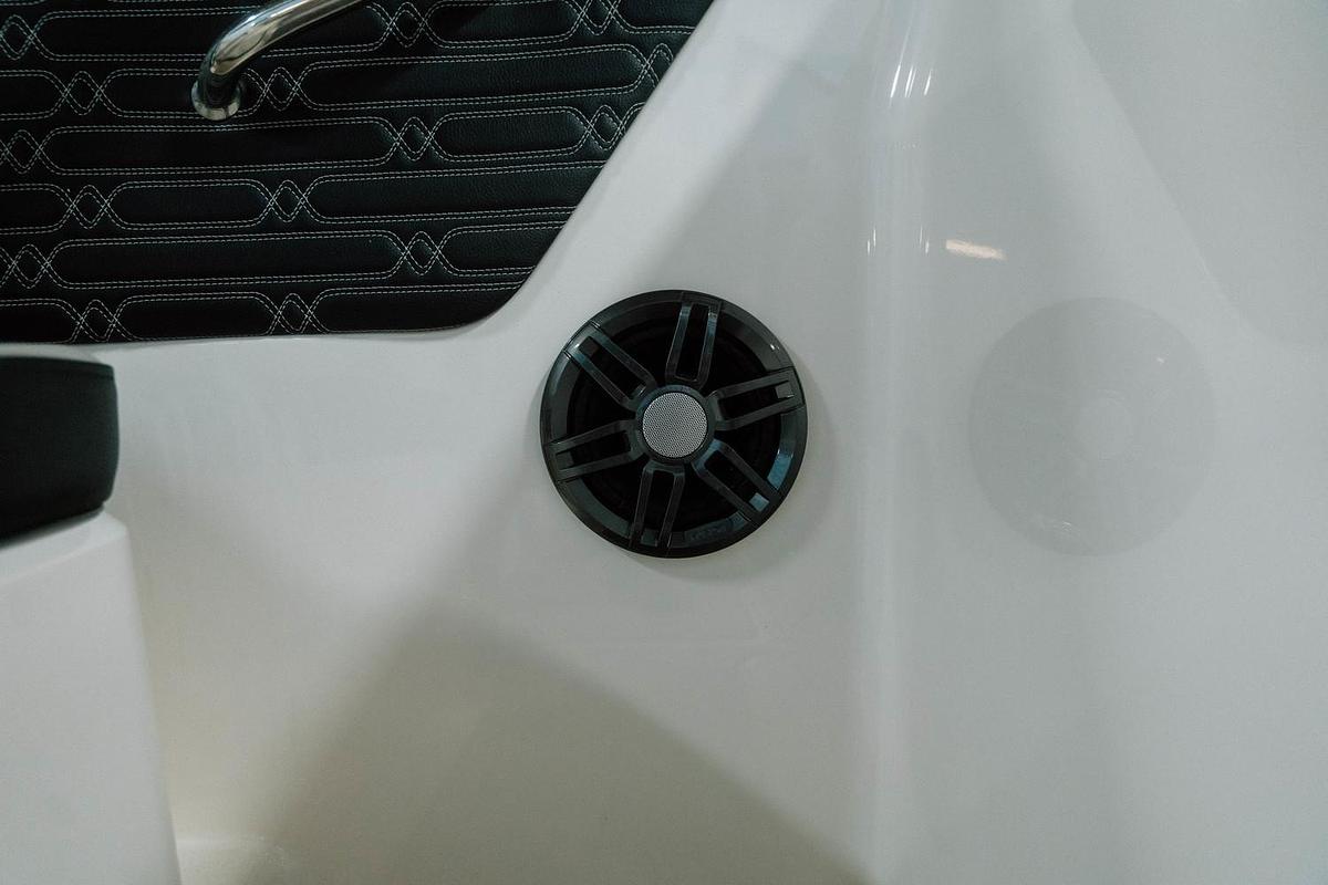 2025 Sea Ray SPX 210 OB