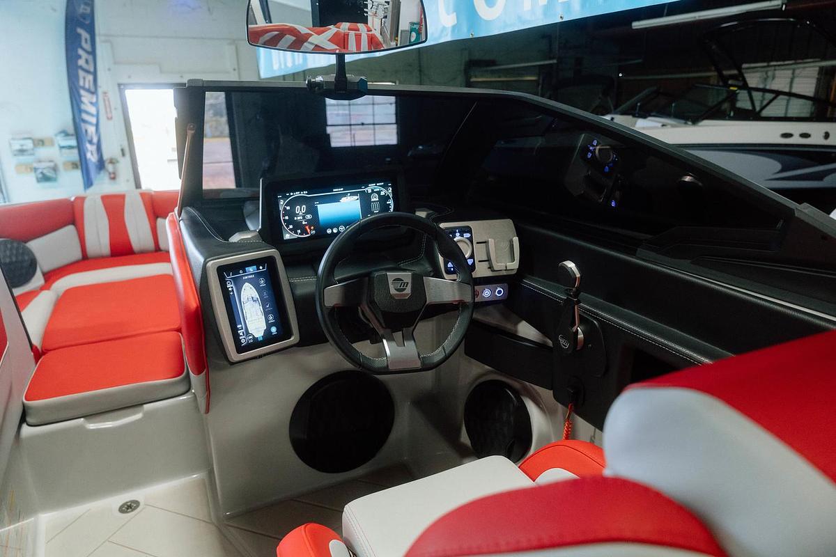 Used 2024 Malibu 22 LSV