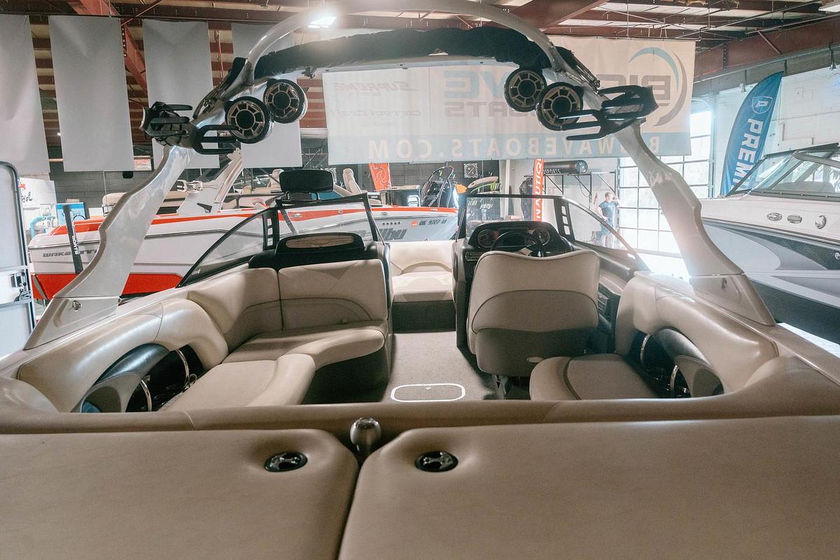 Used 2009 Malibu Wakesetter VLX