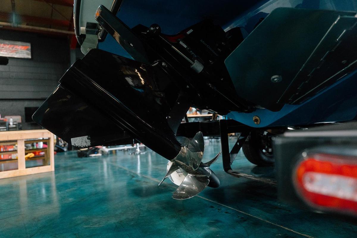 2025 Sea Ray SLX 260 Surf