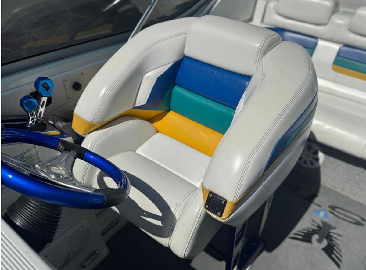 Used 2000 Formula 271 FASTech