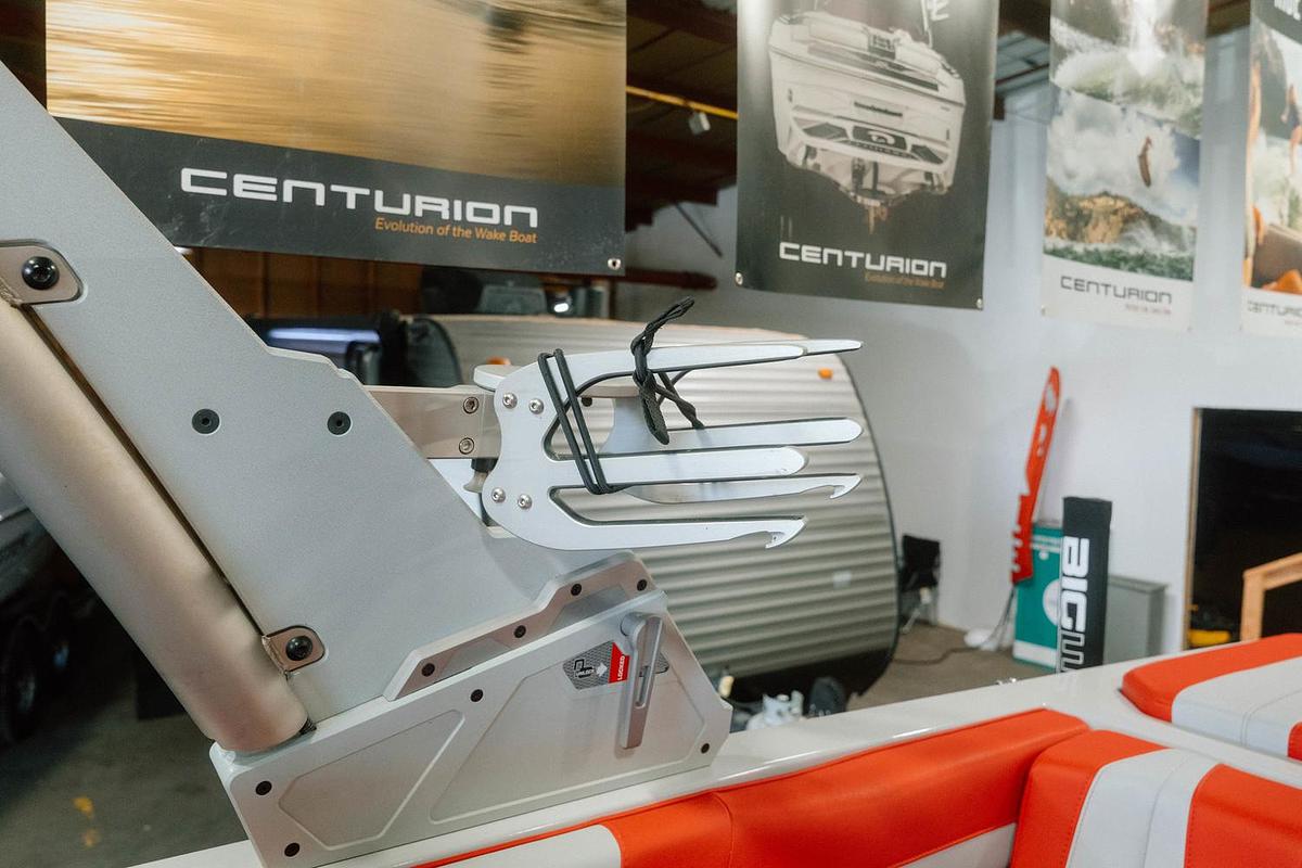 Used 2024 Malibu 22 LSV