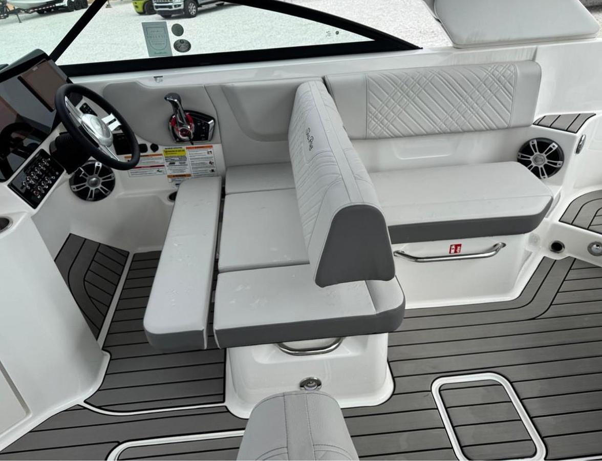 2025 Sea Ray SDX 250 Surf