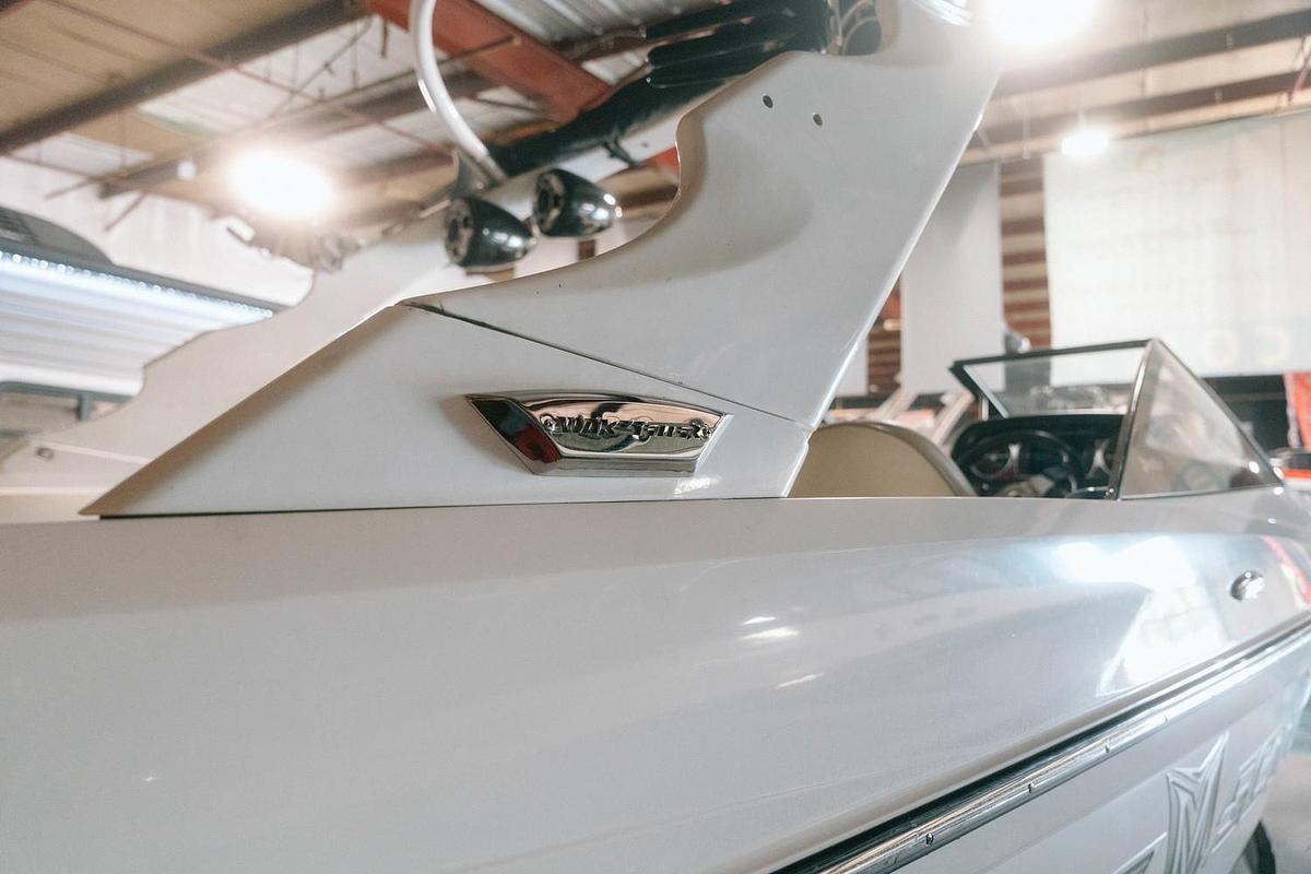 Used 2009 Malibu Wakesetter VLX