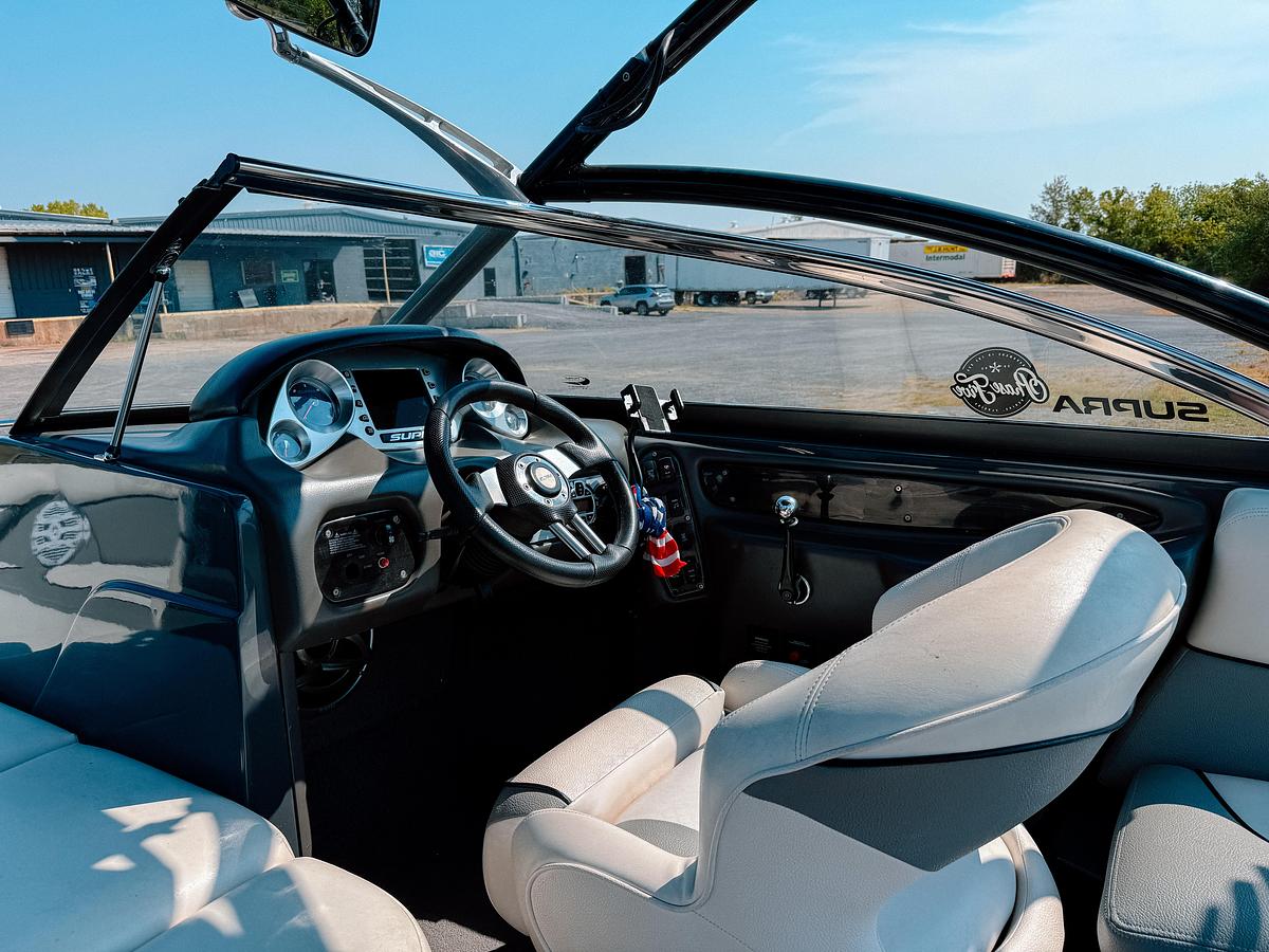 Used 2010 Supra  LAUNCH 22v