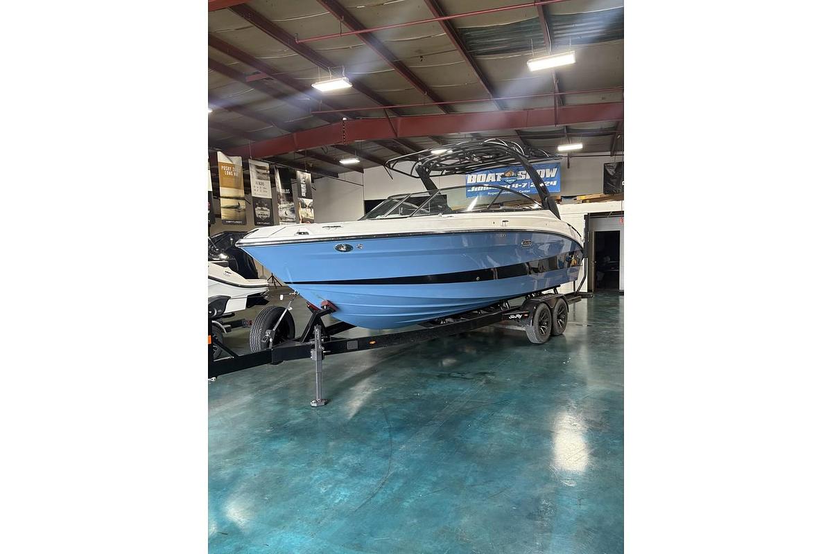 2025 Sea Ray SLX 260 Surf