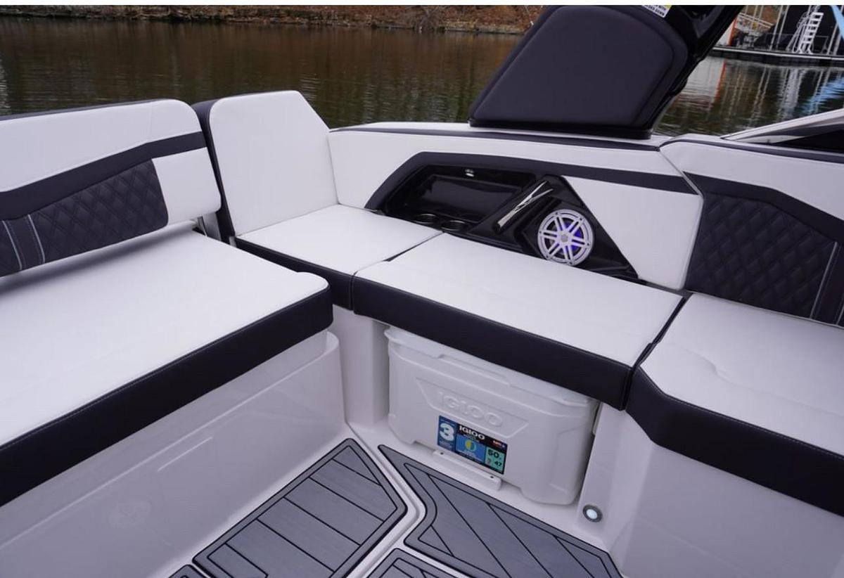 2025 Monterey SS 258