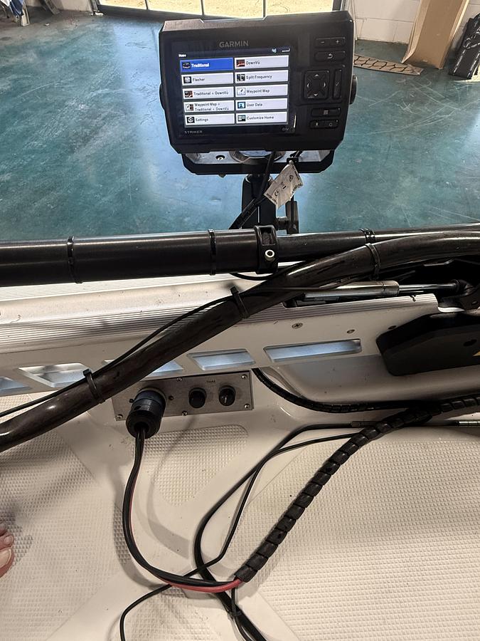 Used 2016 Epic 22 CC (Center Console) with 200hp