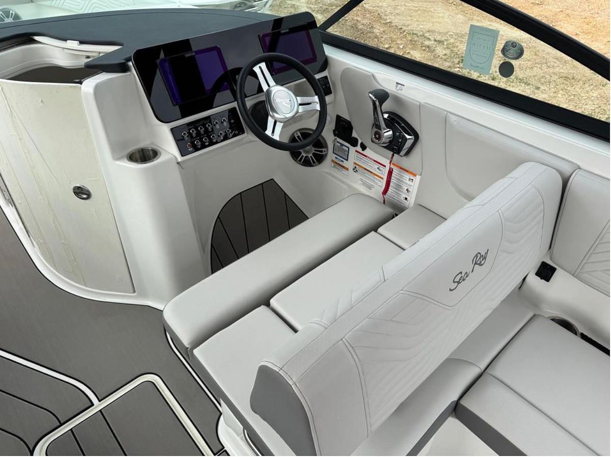 2025 Sea Ray SDX 270 Surf