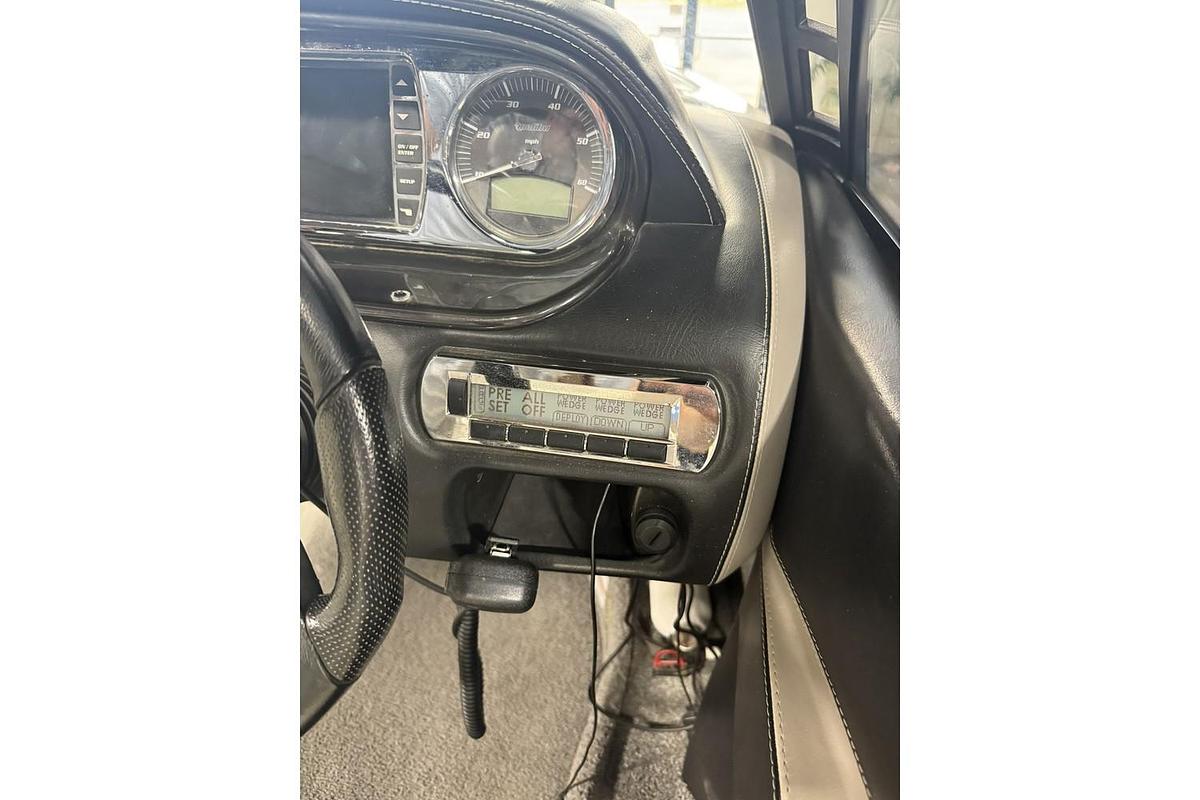 Used 2009 Malibu Wakesetter VLX