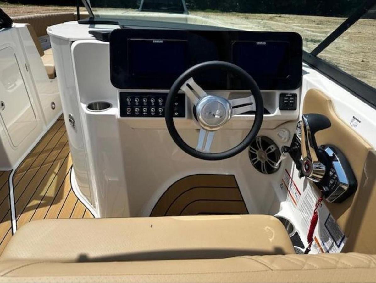 2025 Sea Ray SDX 270 Surf