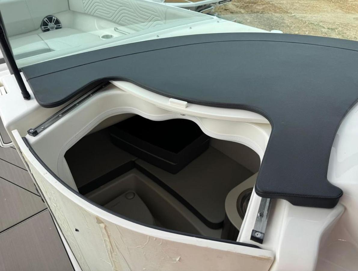 2025 Sea Ray SDX 270 Surf