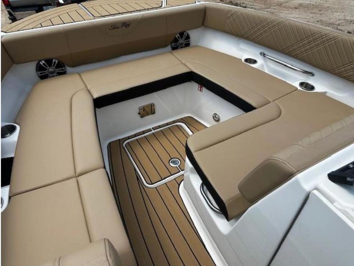 2025 Sea Ray SDX 270 Surf