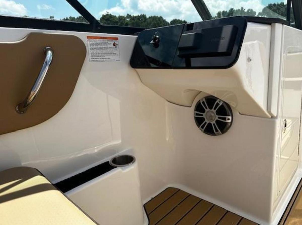 2025 Sea Ray SDX 270 Surf