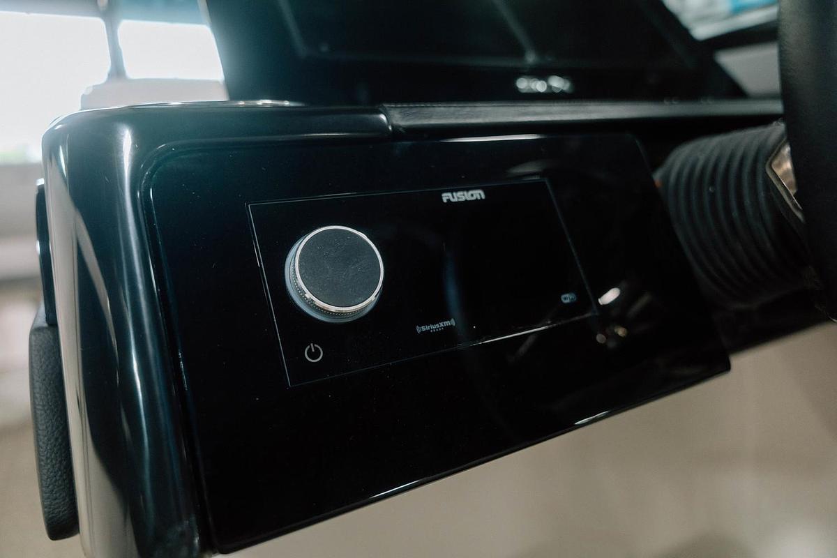 2025 Sea Ray SLX 260 Surf