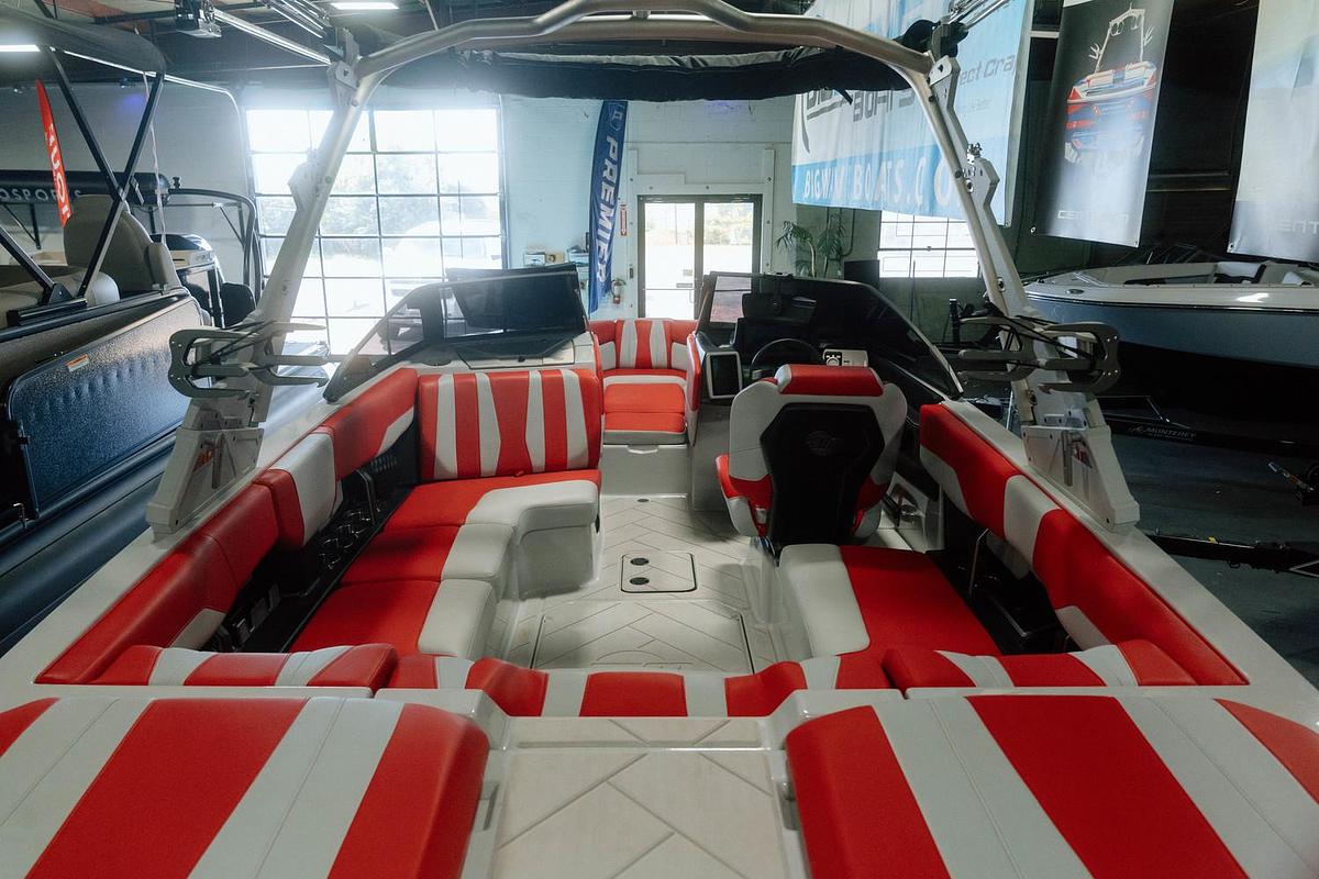 Used 2024 Malibu 22 LSV