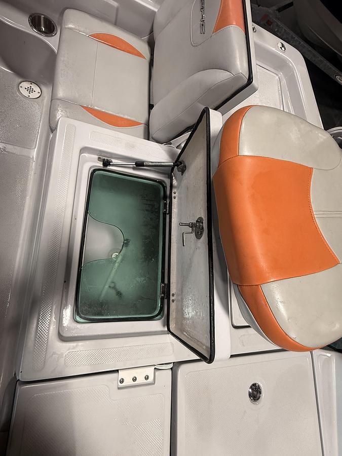 Used 2016 Epic 22 CC (Center Console) with 200hp