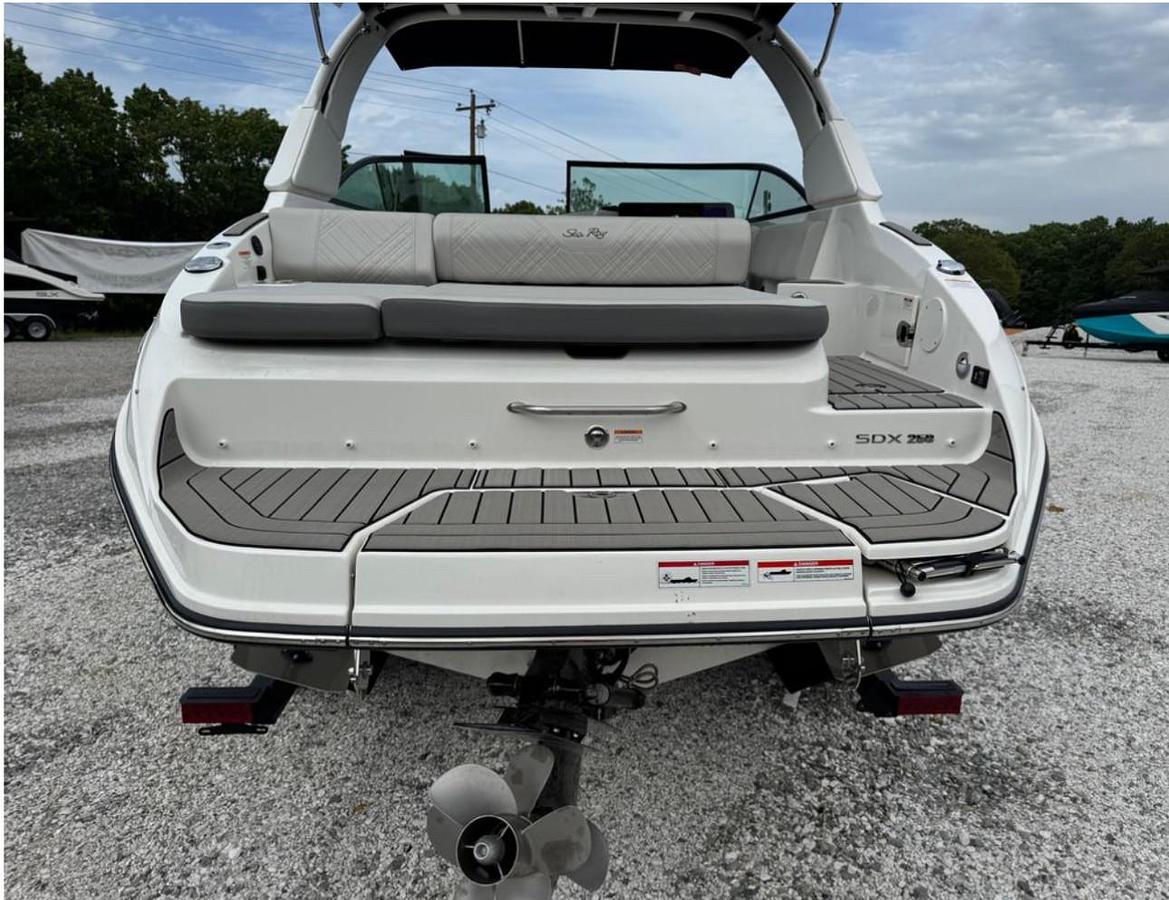 2025 Sea Ray SDX 250 Surf